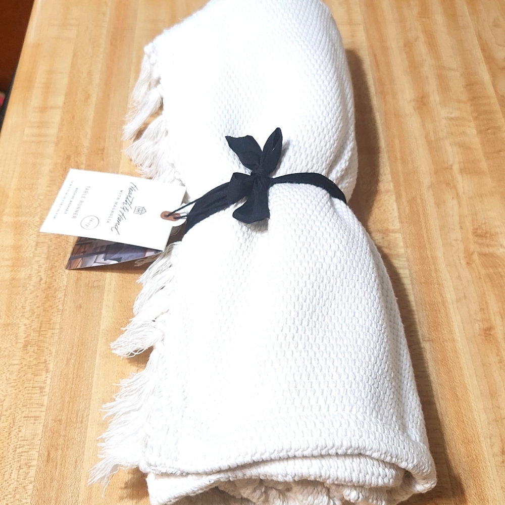 HEARTH&HAND TABLE RUNNER - Picture 10 of 11